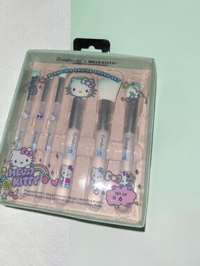 Hello Kitty x Creme Blending Brush Set — Pink & White